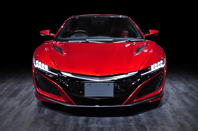 赤色のスポーツカー